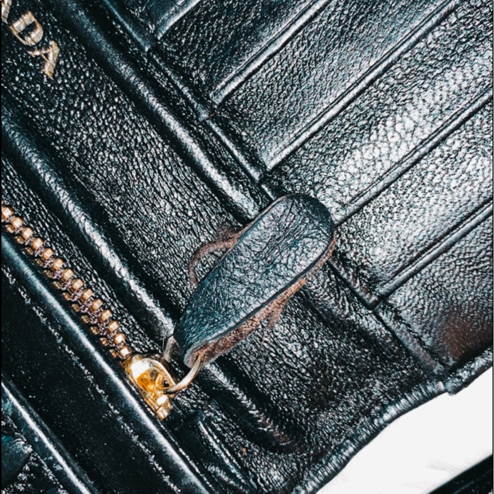 *sold* RARE VINTAGE PRADA Puffy Stitch Clutch - Picture 10 of 11